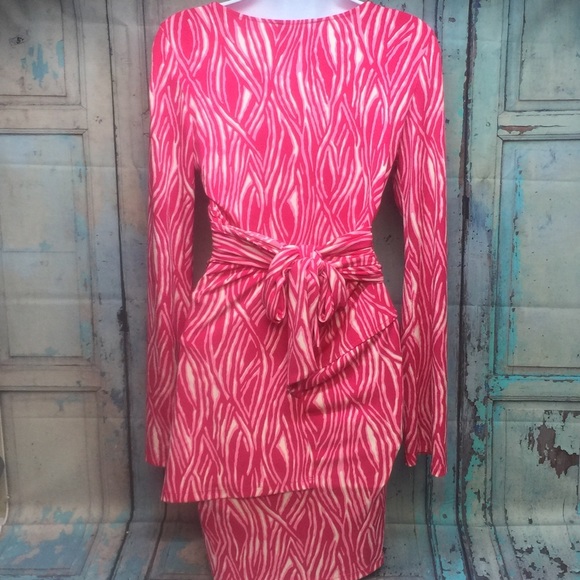 💰💰EXPRESS WRAP DRESS👗👗💕 - Picture 2 of 4